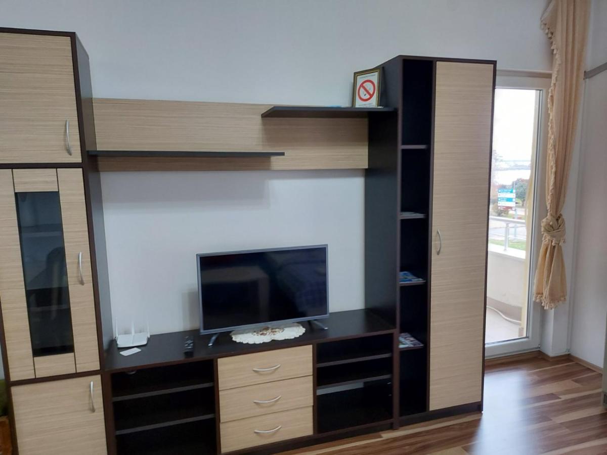 Adam' s Apartment 3 Kladovo Bagian luar foto