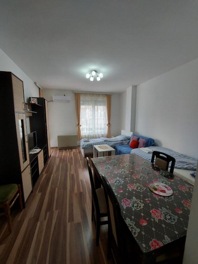 Adam' s Apartment 3 Kladovo Bagian luar foto